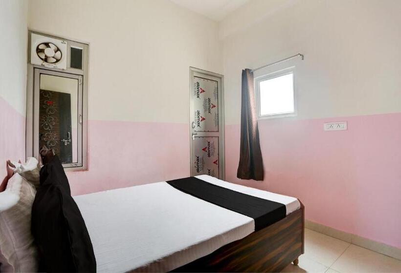 غرفة كلاسيكية ثلاثية, Oyo Yogi