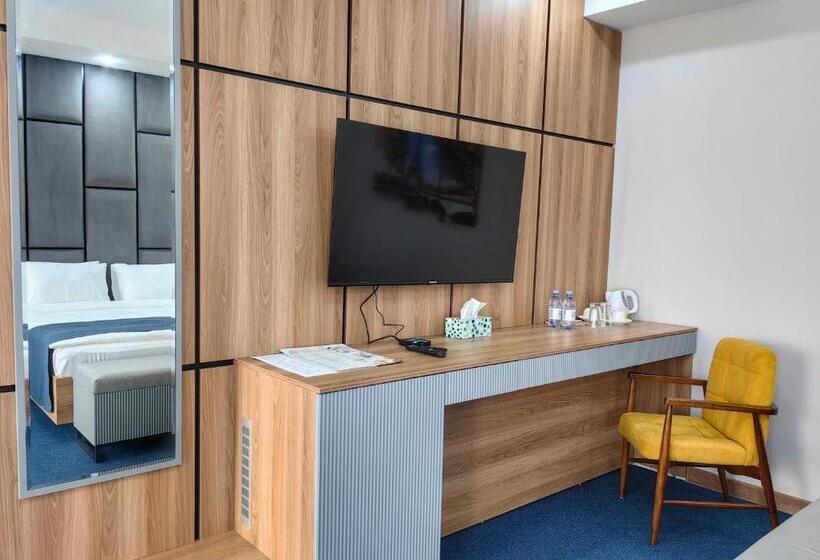 اتاق سوپریور با تخت بزرگ, Shymkent Park