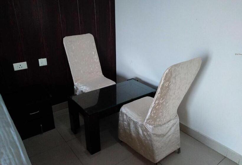 Трехместный Номер Классика, Oyo Flagship Hotel Pushpanjali