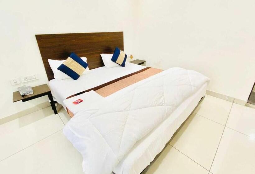 Classic Kolmen Hengen Huone, Oyo Hotel Better Choice