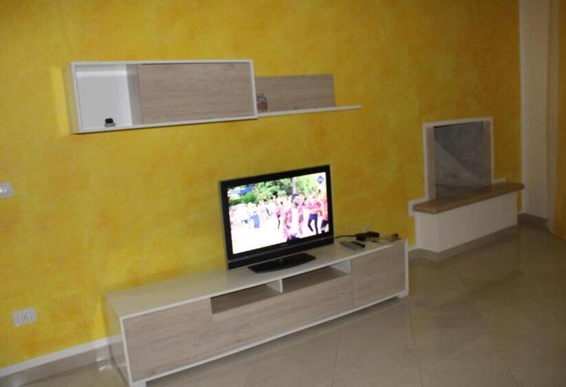 غرفة قياسية ثلاثية مزودة بشرفة, Affittacamere Monte Olimpo