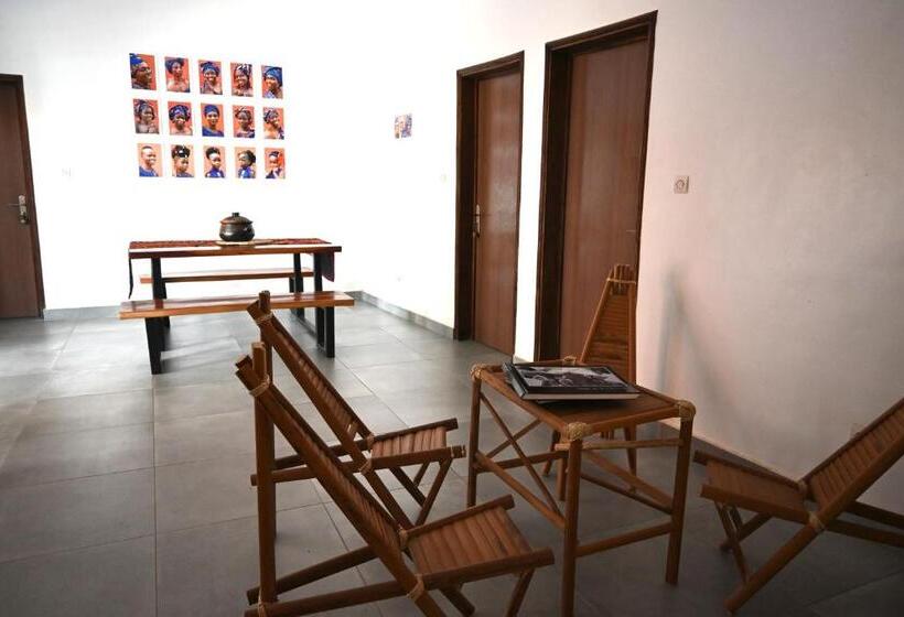 Standart Oda, Les Amazones Rouges Maison Moderne Et Chaleureuse