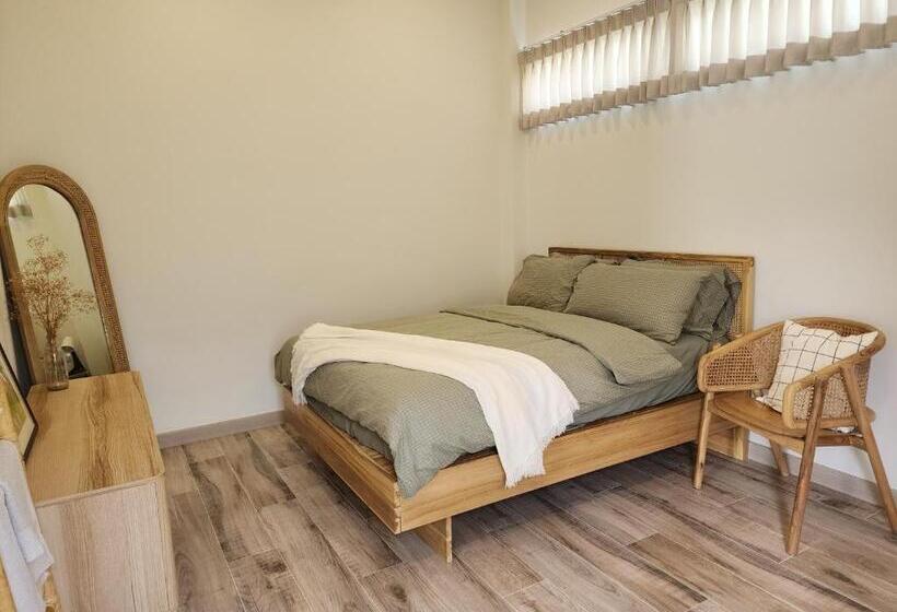 스탠다드 룸, Self House