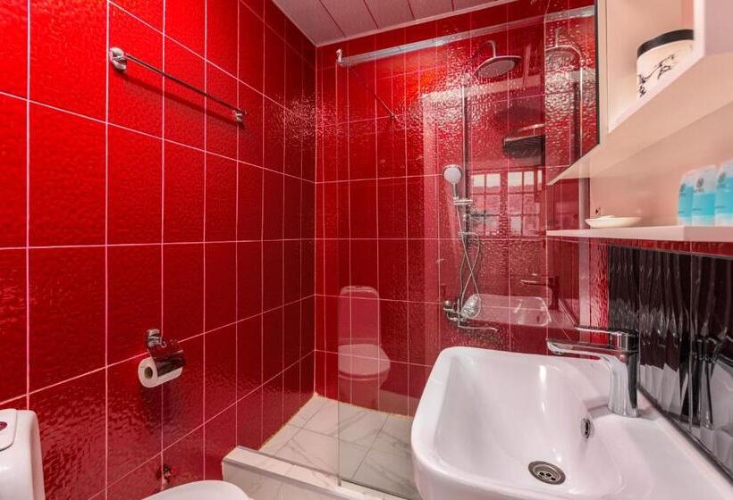 اتاق استاندارد سه نفره, Sunny Hotel Tbilisi