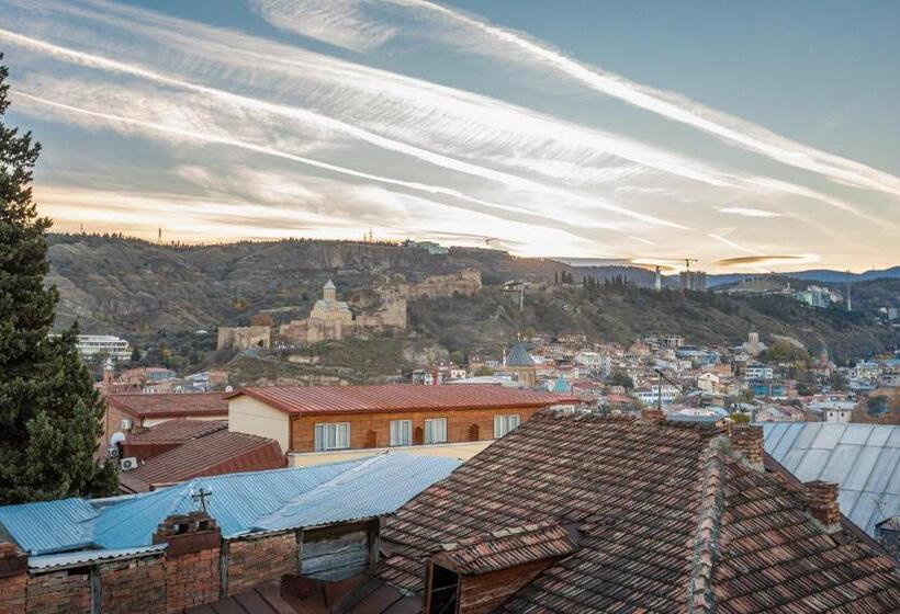 اتاق استاندارد سه نفره, Sunny Hotel Tbilisi