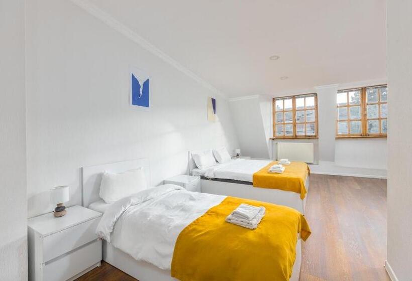 اتاق استاندارد سه نفره, Sunny Hotel Tbilisi