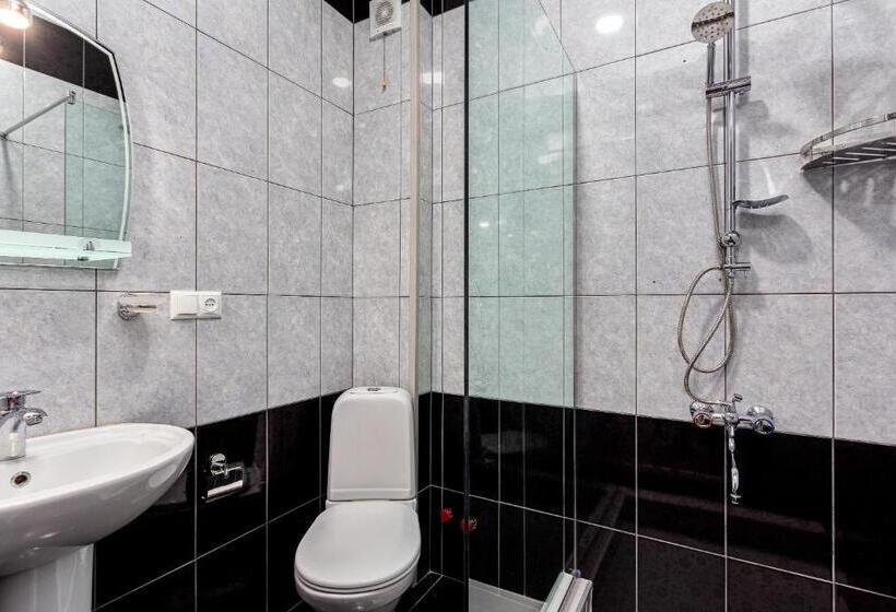 اتاق لوکس با بالکن, Sunny Hotel Tbilisi