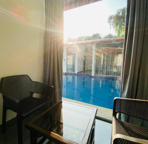 プールビュースタンダードルーム, The Green Jungle Resort
