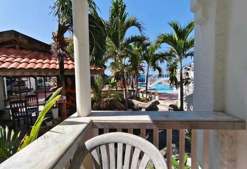 استودیو استاندارد با چشم‌انداز استخر, Villa Apolonia Resort