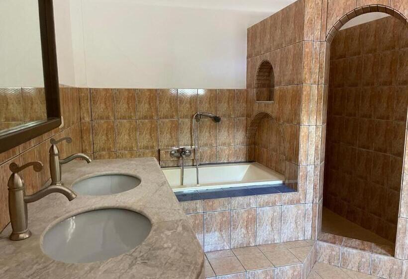 سوییت جونیور, Villa Apolonia Resort