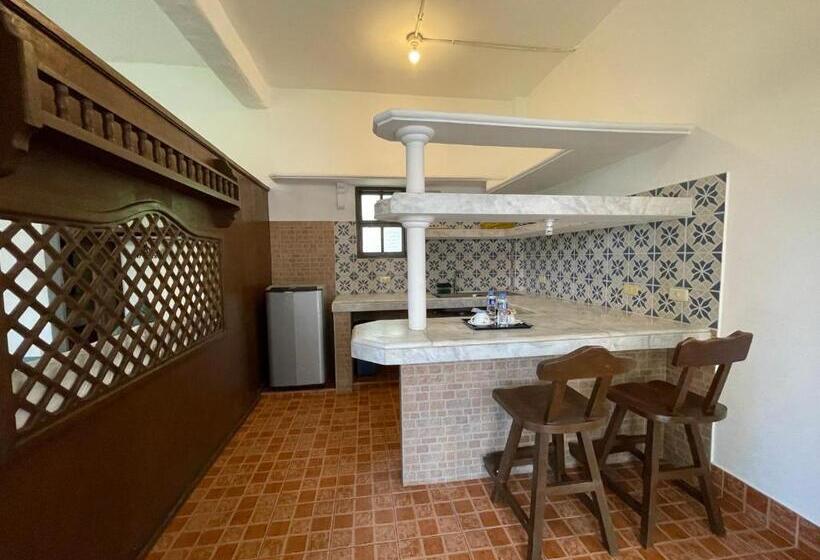 إستوديو قياسى, Villa Apolonia Resort
