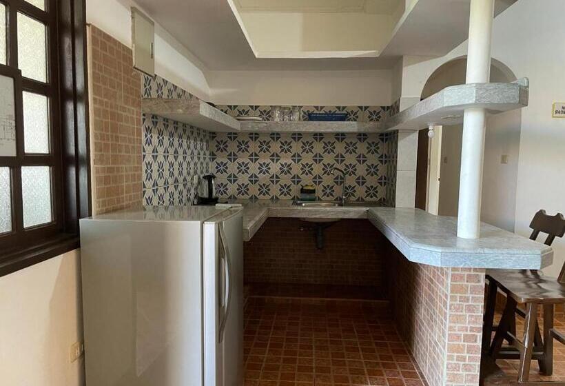 استودیوی استاندارد, Villa Apolonia Resort