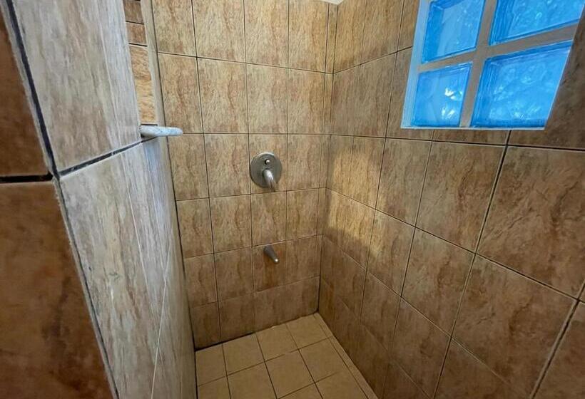 استودیوی استاندارد, Villa Apolonia Resort