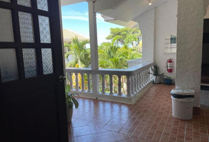 سوییت, Villa Apolonia Resort