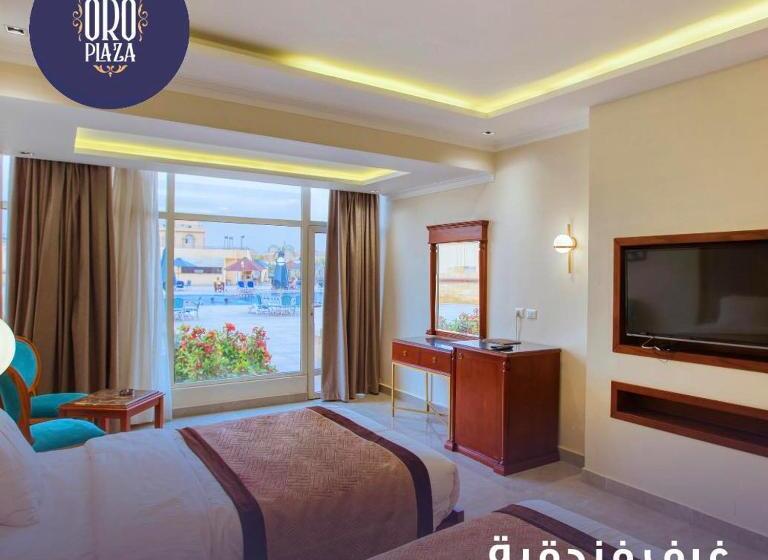 اتاق استاندارد با چشمانداز استخر, فندق أورو بلازا Oro Plaza