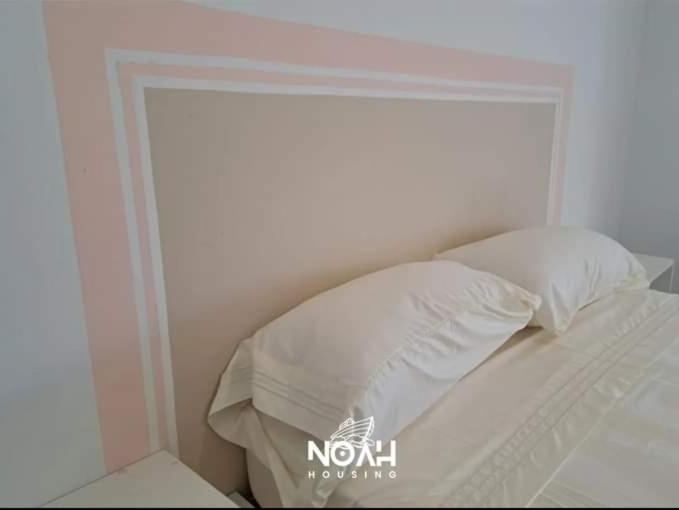 غرفة قياسية, Noah Housing