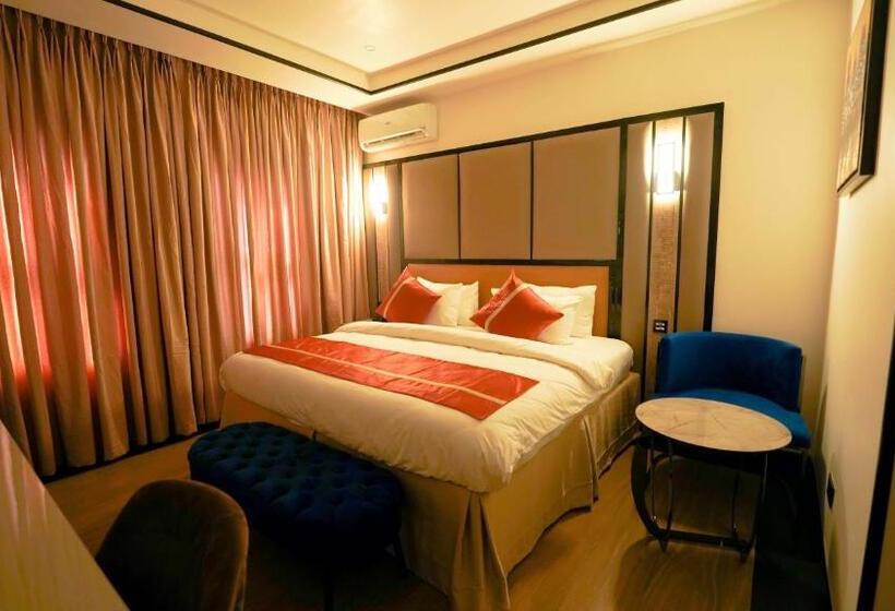 اتاق استاندارد با تخت بزرگ, Bayview Resorts And Hotels Lekki