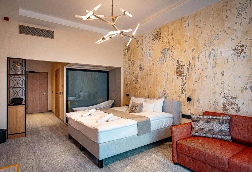 סוויטה עם נוף לנהר, Bordűr Wellness Hotel Superior és Szőnyegmúzeum