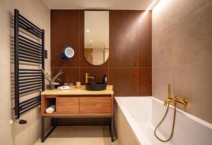 חדר משפתחתי סופריור, Bordűr Wellness Hotel Superior és Szőnyegmúzeum