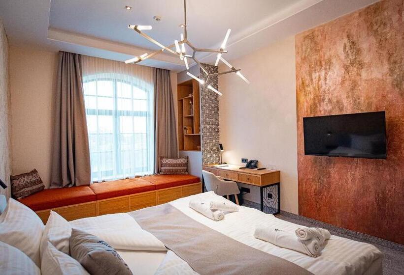 סוויטת ג'וניור, Bordűr Wellness Hotel Superior és Szőnyegmúzeum