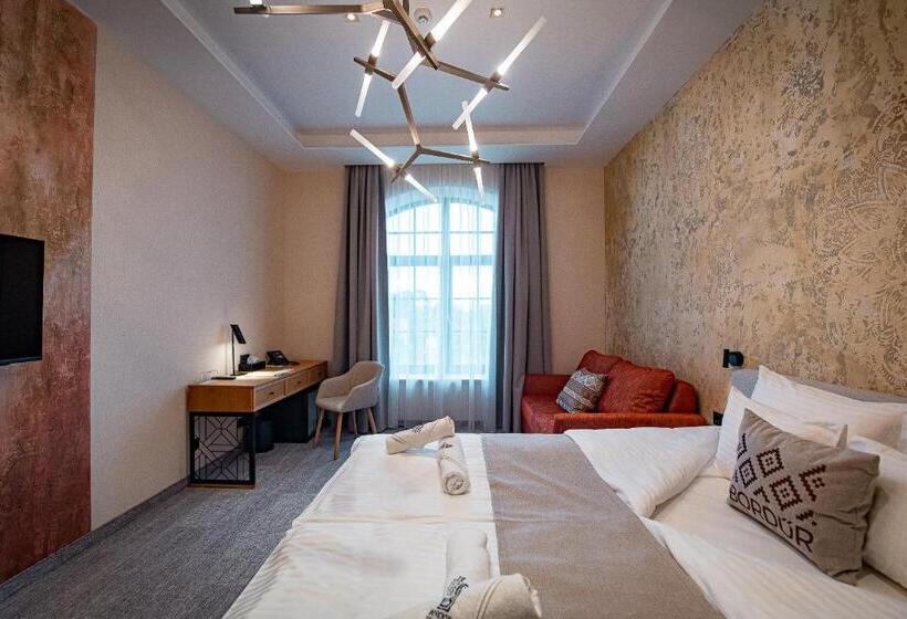 Полулюкс с Балконом, Bordűr Wellness Hotel Superior és Szőnyegmúzeum