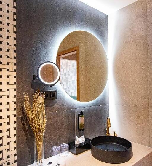 סוויטת ג'וניור נוף לגינה, Bordűr Wellness Hotel Superior és Szőnyegmúzeum