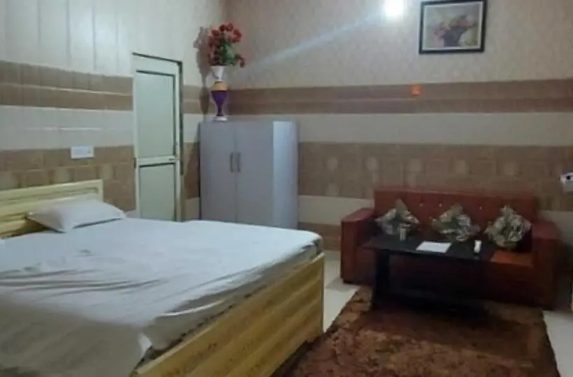 Classic Kolmen Hengen Huone, Collection O Hotel Paradise And Restaurant