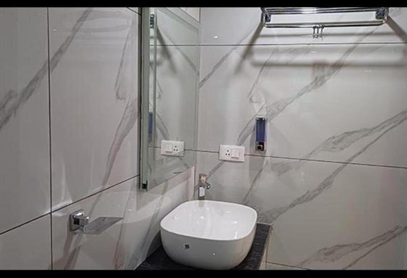 Номер Deluxe, Fabhotel Brk Iconic Residency