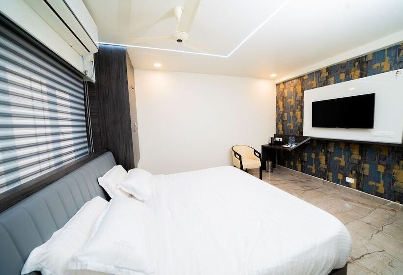 חדר דלוקס, Fabhotel Brk Iconic Residency