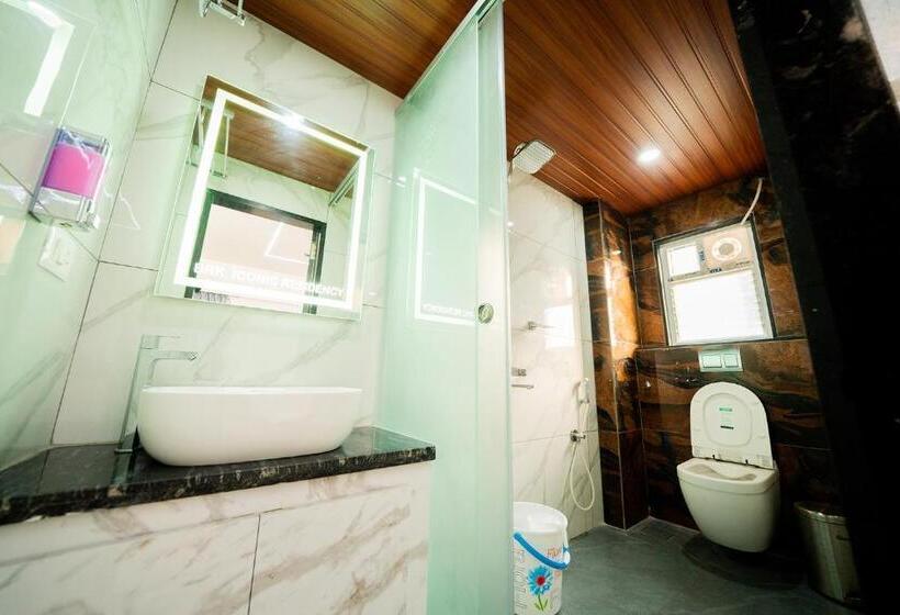 Номер Deluxe, Fabhotel Brk Iconic Residency
