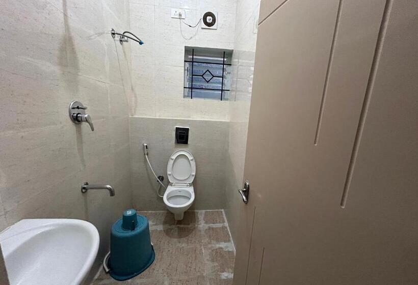 Трехместный Номер Классика, Collection O Sai Residency Boarding & Lodging