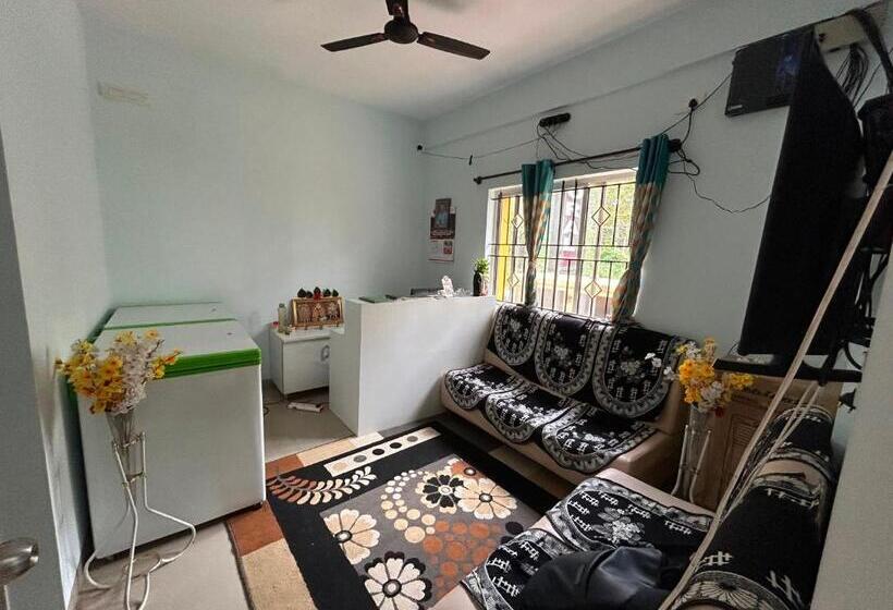 غرفة كلاسيكية ثلاثية, Collection O Sai Residency Boarding & Lodging