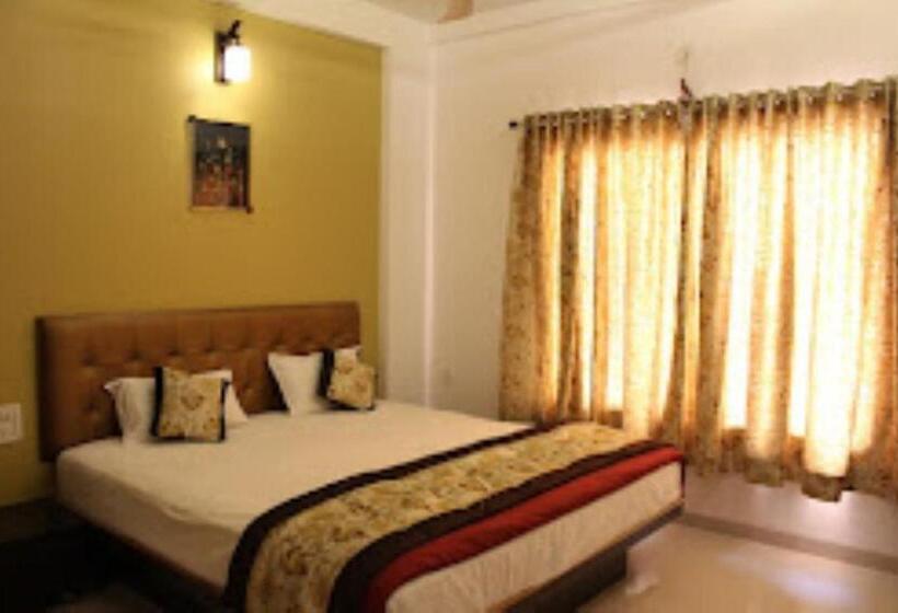 חדר דלוקס, Girija,junnar