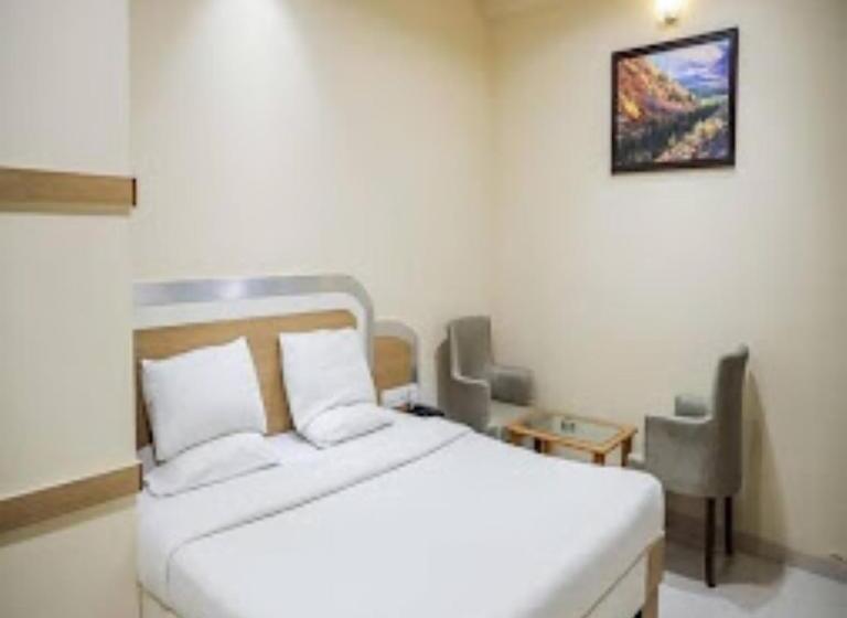 غرفة قياسية فردية, Paradise, Ahmednagar