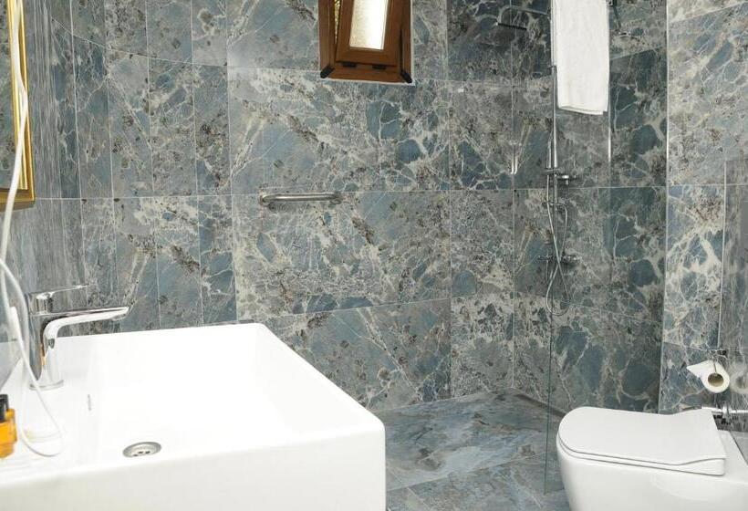 اتاق لوکس, Yeni Sevcan