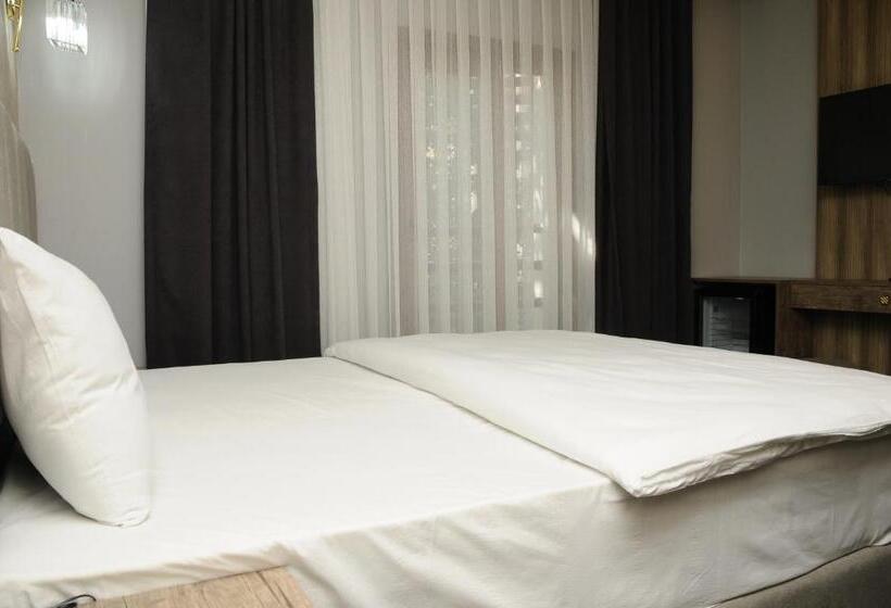 اتاق لوکس, Yeni Sevcan