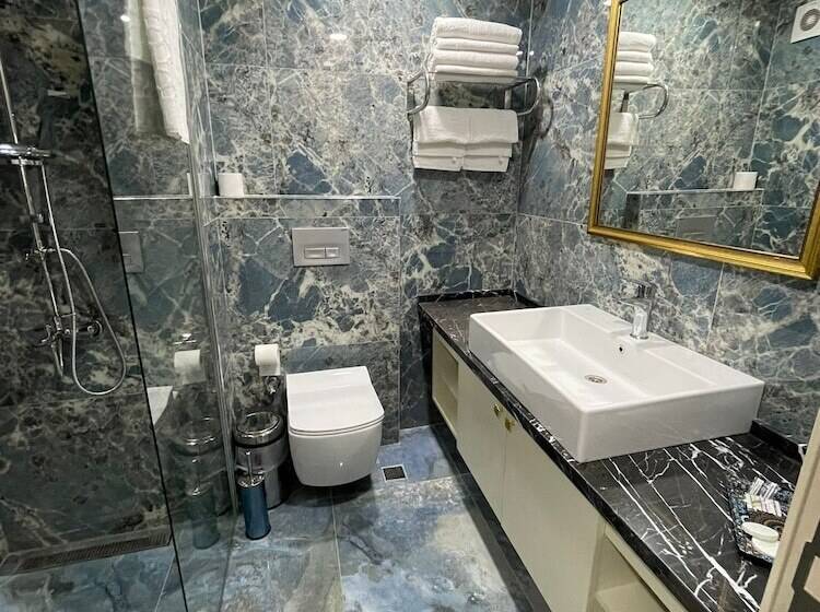 اتاق لوکس, Yeni Sevcan