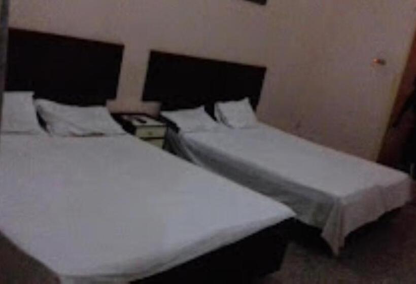デラックスファミリールーム, Kadambari Hotel And Restaurant Patehra