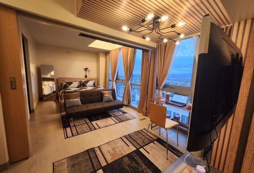 استودیوی لوکس, Queen Bed, Sauna, Gym & Captivating Views