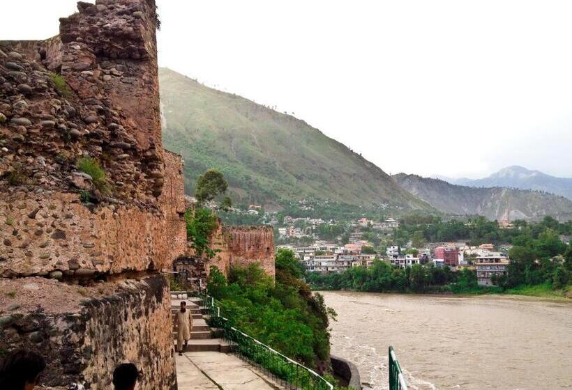 سوییت خانوادگی, Outdoor Adventures Resort