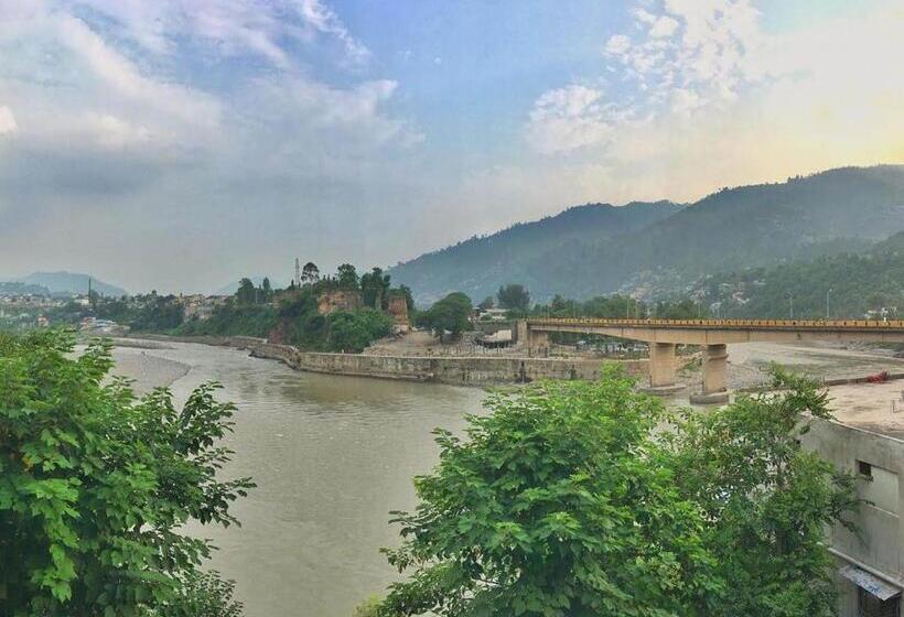 سوییت خانوادگی, Outdoor Adventures Resort