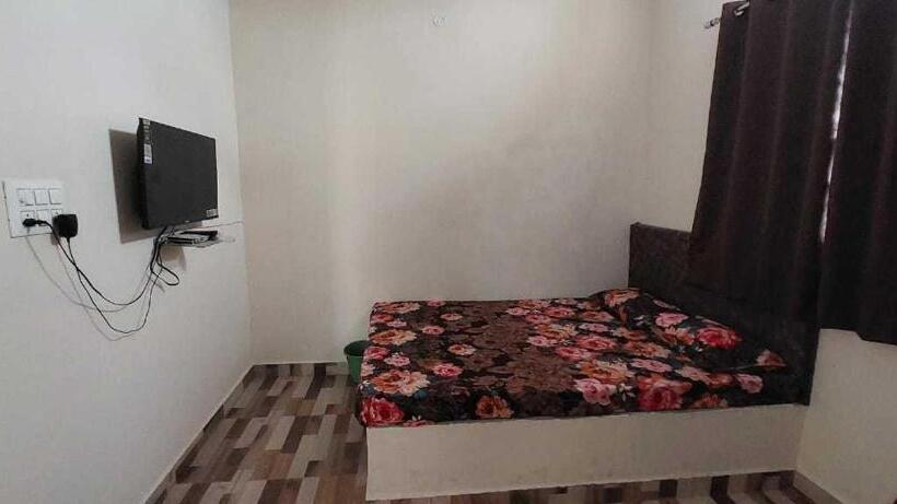 غرفة كلاسيكية ثلاثية, Oyo Flagship Hotel Ananta