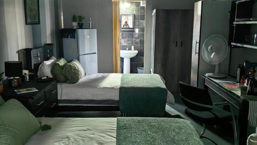 חדר דלוקס, Darmayhouse Guest House