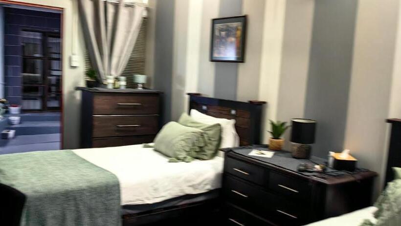 חדר דלוקס, Darmayhouse Guest House