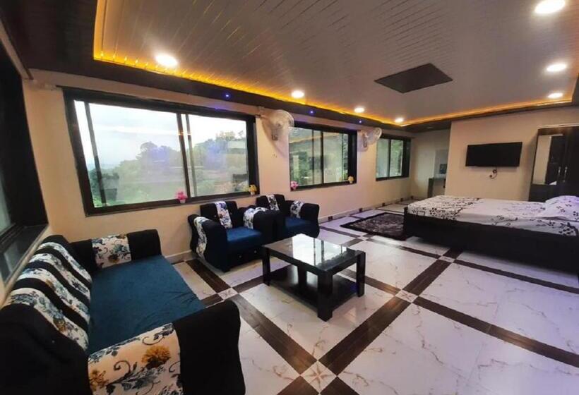 חדר דלוקס, Elegance Feat Lonavala