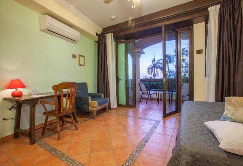 اتاق لوکس با تخت بزرگ, Posada Maria California