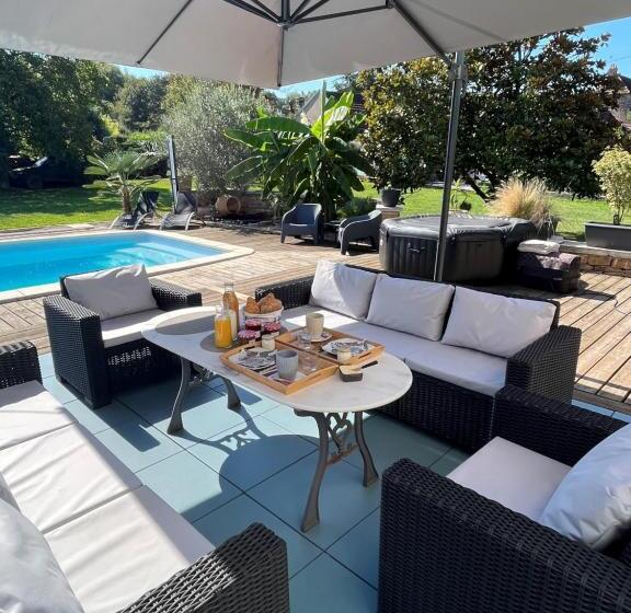 豪华房间, La Tour Carrée