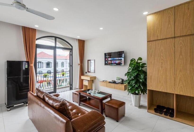 اتاق خانوادگی, 222 Rosé