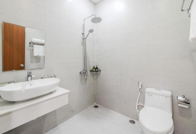 اتاق خانوادگی, 222 Rosé