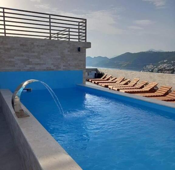 سوییت با استخر, Bosfor